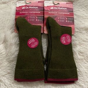 Dr. Motion Outdoor Compression Crew Socks - Green pack of Two